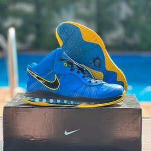 Nike Lebron 8 V/2 Entourage Size 11 from 2011